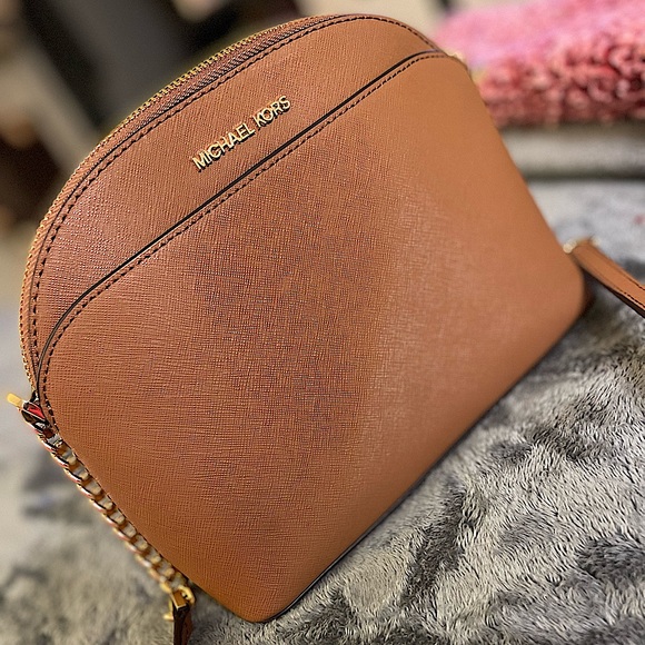 Authentic Michael Kors Crossbody Bag💕 Only carried once! Open to offers 💕 - Picture 1 of 12